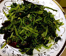 炝炒萝卜秧的做法