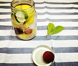 夏日冰饮--青橘柠檬葡提水的做法