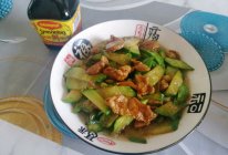 #滴滴鲜香 味道美极#黄瓜炒肉的做法