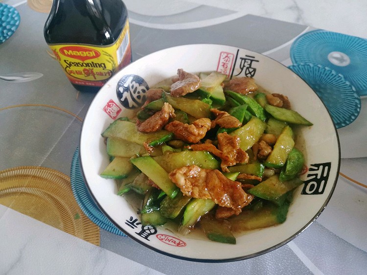 黄瓜炒肉的做法