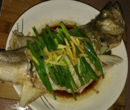 清蒸鲈鱼的做法