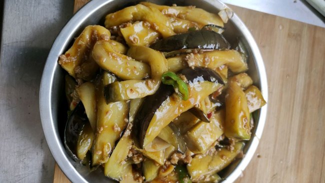 肉沫茄子又称鱼香茄子煲的做法