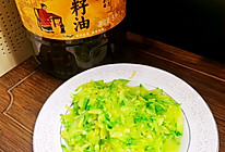 #向往的生活 就是外婆乡#清炒嫩南瓜丝的做法