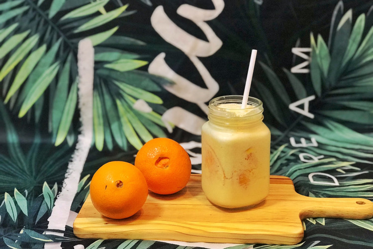 0添加剂：鲜橙牛奶冰沙的做法