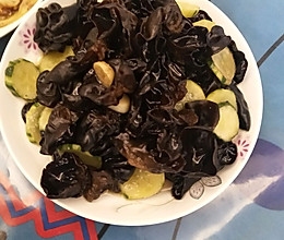 木耳黄瓜片（健康菜）的做法