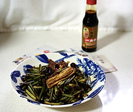 #不容错过的鲜美滋味#腐竹炒蒜苗