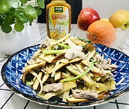神鲜美味~蘑菇冬笋榨菜肉丝炒豆干的做法