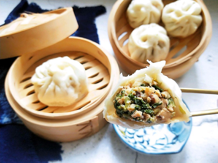 东北大包子 芹菜猪肉包子的做法