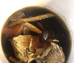 补血养血：乌鸡白凤丸炖鸽子的做法