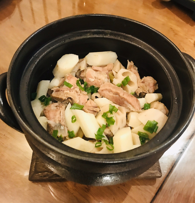 砂锅排骨山药莲藕煲的做法
