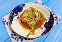 #钟于经典传统味#小龙虾酱烧鲳鱼的做法