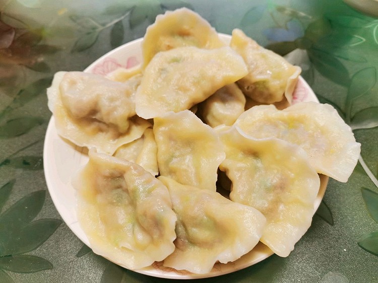 西葫芦炸面丁饺子的做法