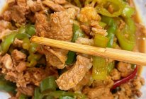 #名厨汁味正当夏#尖椒炒羊肉，味道绝了！的做法