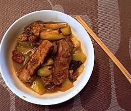 微火慢炖2小时，排骨炖蒲瓜软香好吃可以上桌了的做法