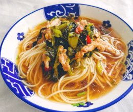#夏至日，大口吃面#雪菜肉丝面的做法