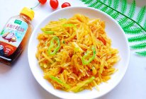 #感恩节烹饪挑战赛#爆炒土豆丝的做法
