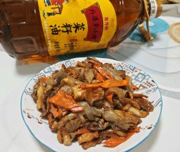 #中秋跟着金龙鱼外婆乡小榨菜籽油一起吃香喝辣#蘑菇炒肉的做法