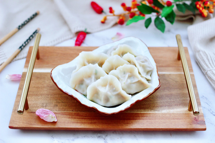 蒜黄牛肉饺子的做法