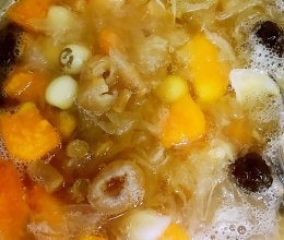 女人汤~银耳桂圆木瓜羹的做法