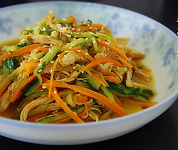 凉拌鸡丝(夏季清爽开胃减肥食谱3)的做法