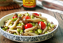 蟹味菇炒毛豆 #美极鲜味汁#的做法