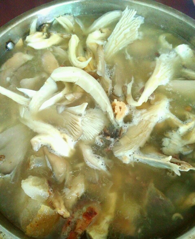 腊肉炖干笋的做法