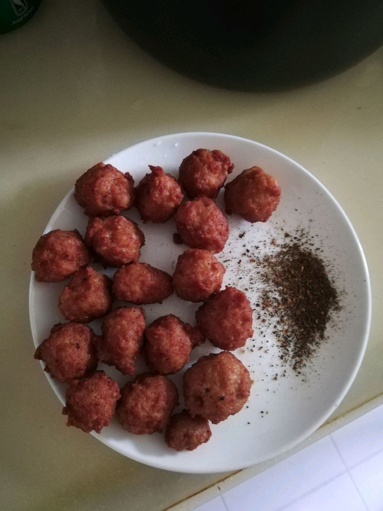 炸肉丸的做法