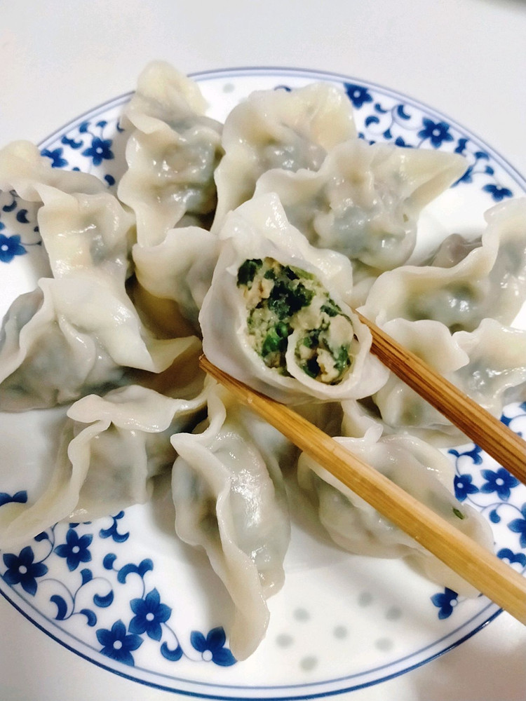 京味荠菜饺子的做法