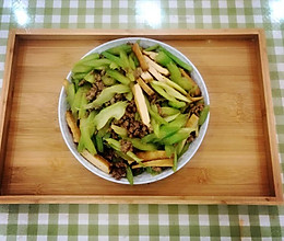 芹菜肉沫炒香干的做法
