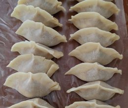 玉米藕丁饺子的做法