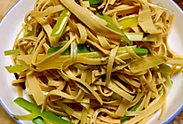 炝拌干豆腐的做法