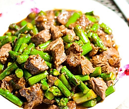 蚝油芦笋牛肉粒的做法