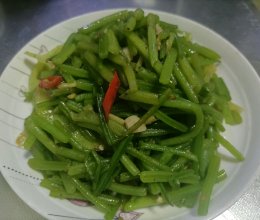 青椒红薯梗的做法