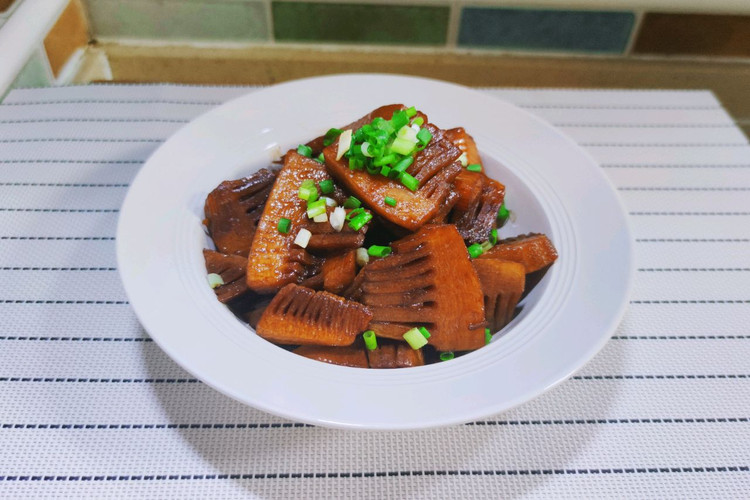 家庭版油焖笋，低脂营养健康，简单快手美味！的做法