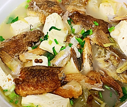 沙光鱼炖豆腐的做法