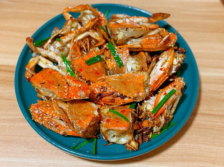 葱姜炒蟹的做法
