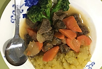牛肉烩双薯的做法