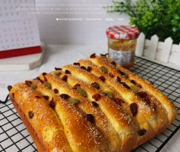 #蓓妮妈妈美味#杏果酱雪山排包的做法