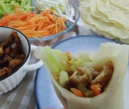 京酱肉丝儿水烙馍的做法