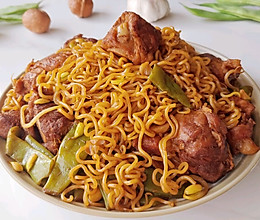 蒜肉酱豆角焖面的做法