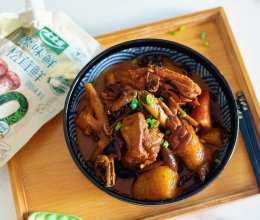 #厨房鲜香秘诀，太太乐松茸鲜，一餐一筷见鲜香#东北小鸡炖蘑菇的做法