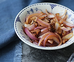 洋葱炒肉的做法