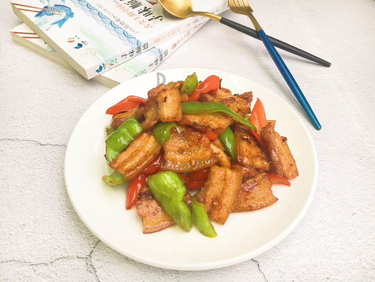 五花肉炒辣椒的做法