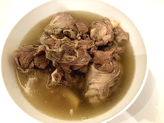 清汤带骨羔羊肉的做法