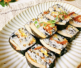 #少盐饮食 轻松生活#少盐 午餐肉薯片寿司卷的做法