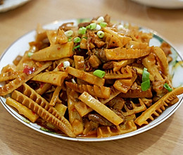 春笋烧肉的做法