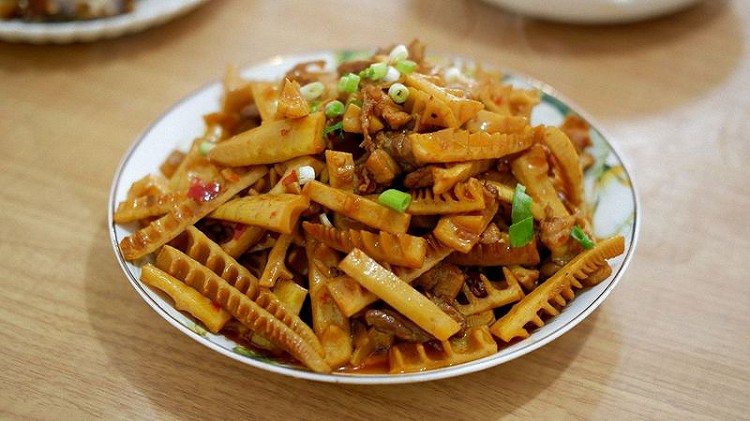春笋烧肉的做法