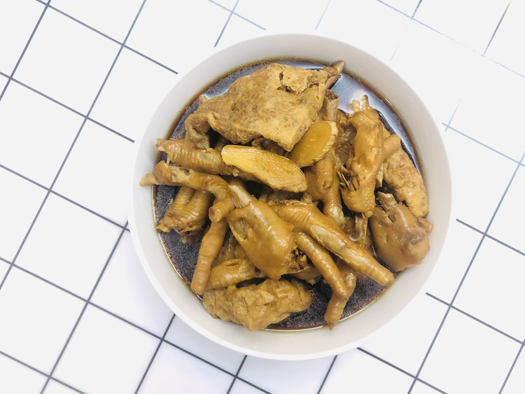鸡爪焖油豆腐的做法