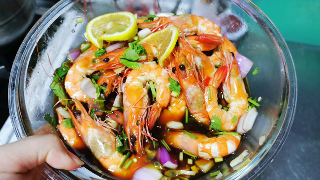 泰式酸辣柠檬虾的做法