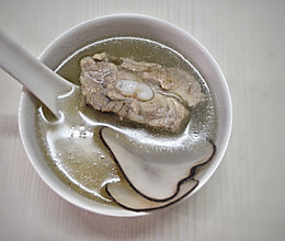 海底椰无花果排骨汤的做法